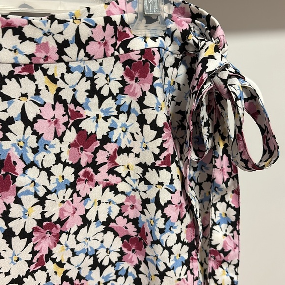 LOFT floral midi wrap skirt. - Picture 2 of 8